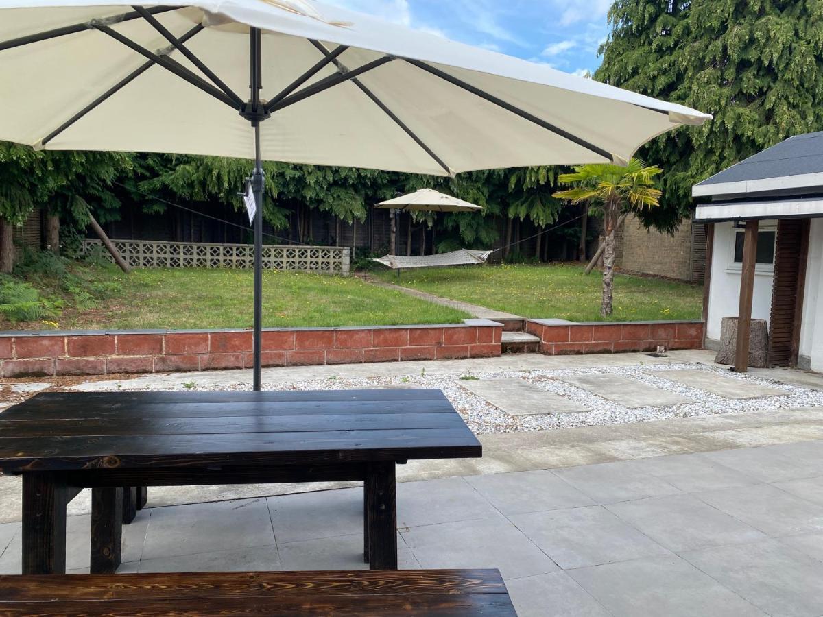 5 Bedroom Bungalow Ascot Racecourse Exterior photo